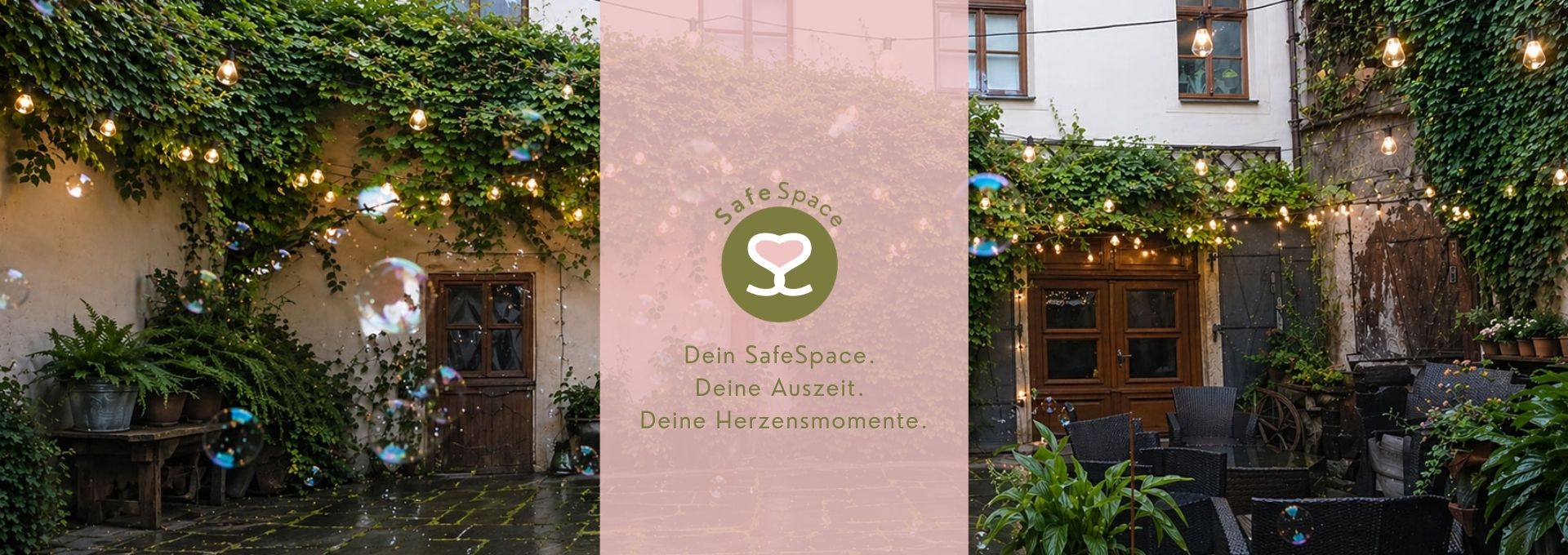 Idyllischer begrünter Innenhof der Pension Kerkermeister mit Lichterketten und Seifenblasen